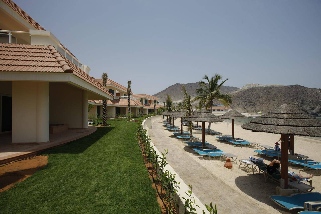 оаэ фуджейра oceanic khorfakkan resort spa