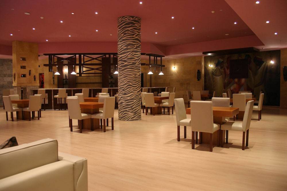 Amwaj oyoun hotel resort