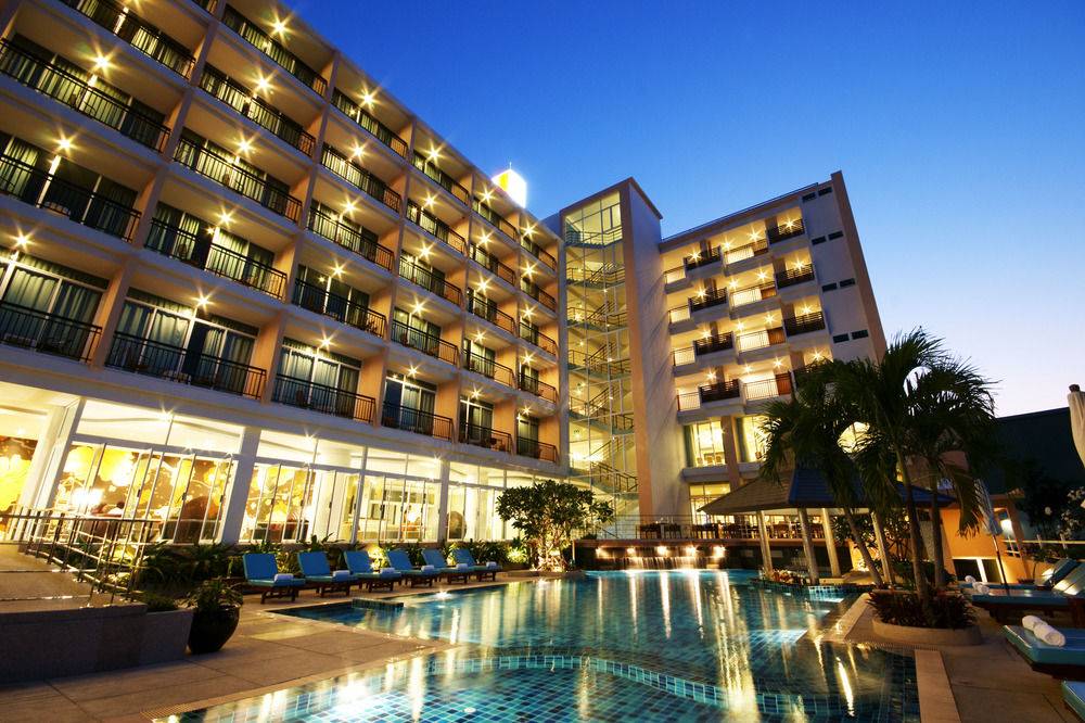 J pattaya. Паттайя гостиницы. Город Паттайя отель. Hotel j Pattaya.