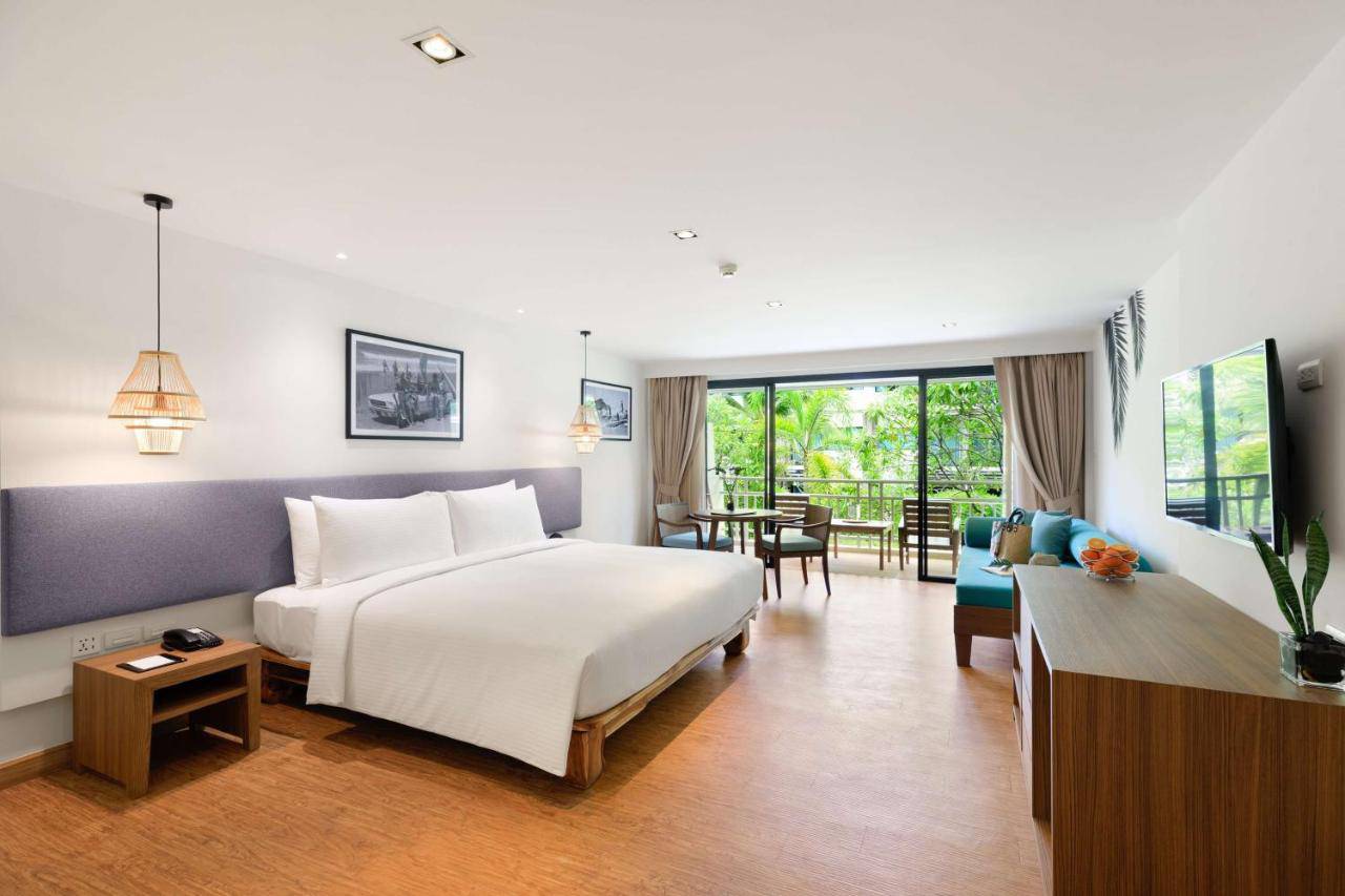 Outrigger Khao Lak Beach Resort 5*. Grand Mercure Khao Lak Bangsak 5 Deluxe Room. Отели на као лак Пхукет. Тайланд као Лайт отель.