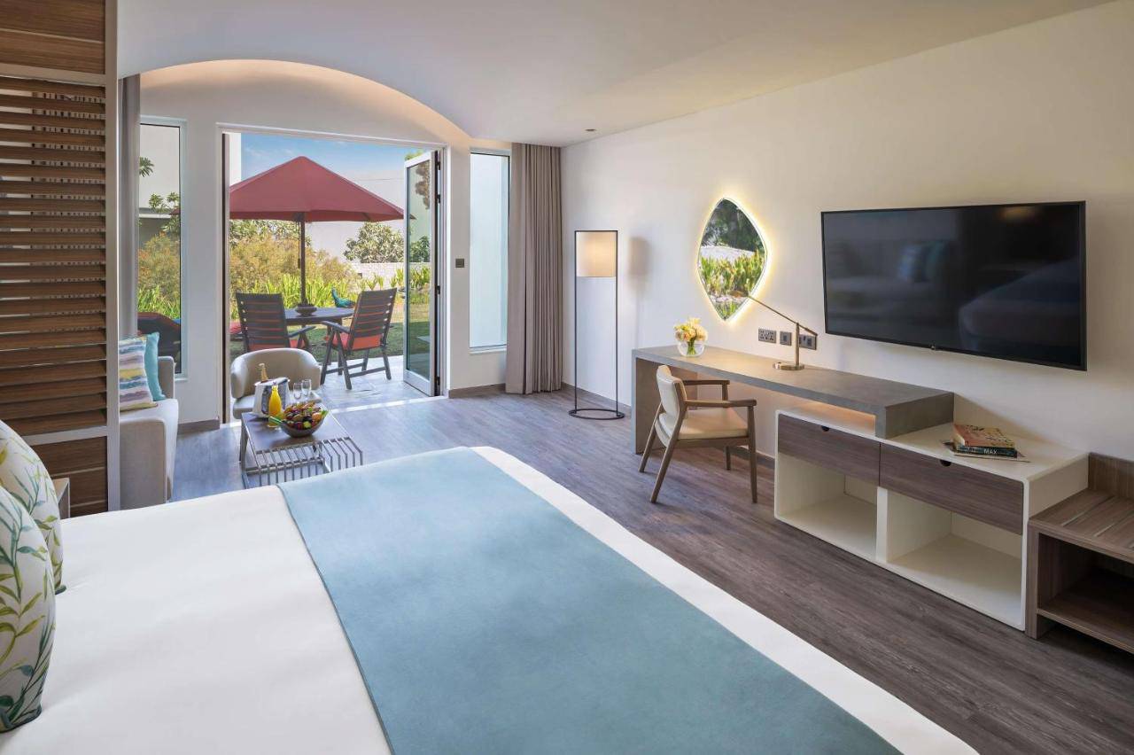 Ja the resort дубай lake view. Отель в Дубае ja Palm Tree Court. Лапита Дубай отель. Апартаменты в Дубае. Ja the Resort - ja Lake view Hotel 5* Дубай