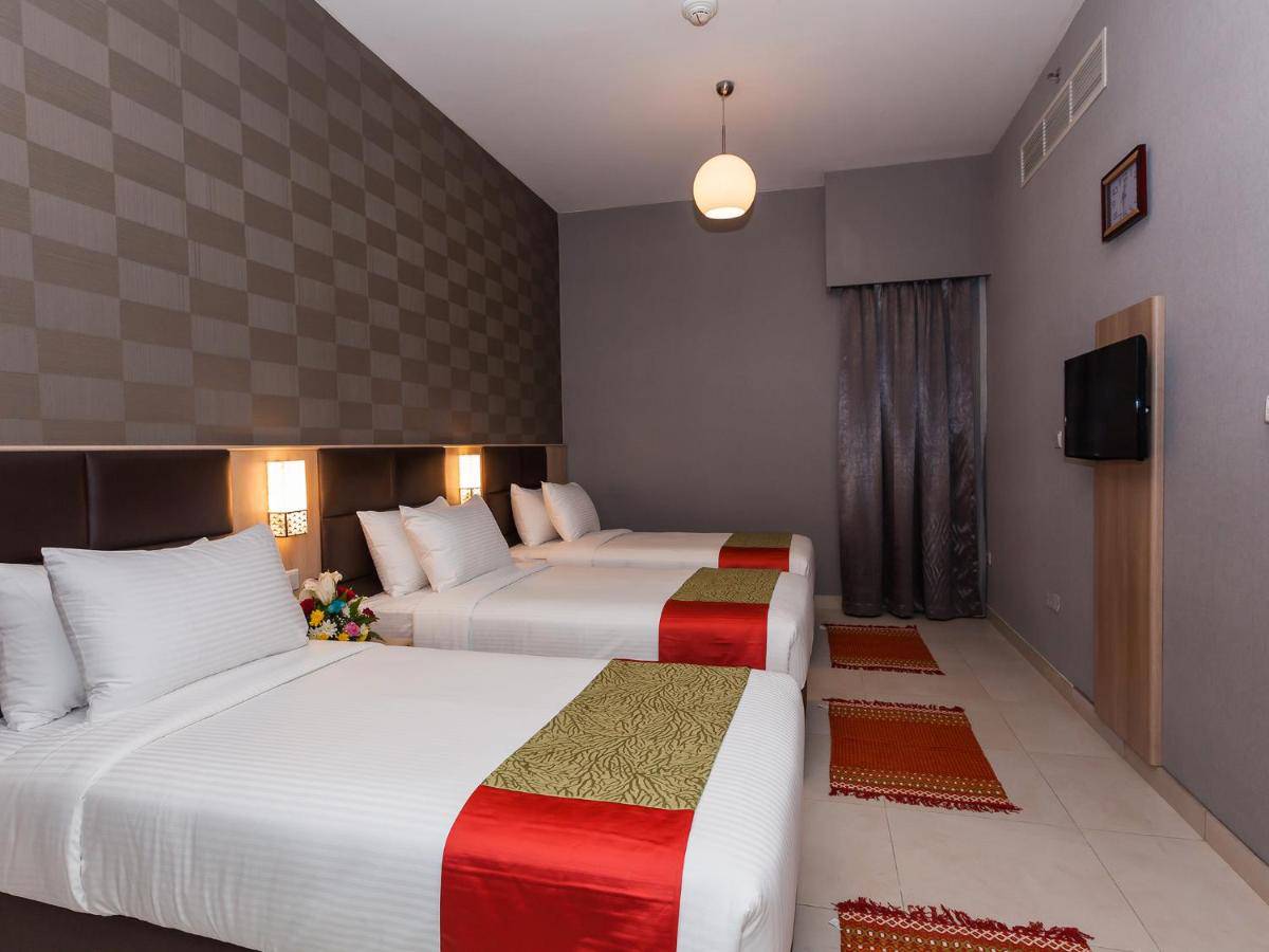 Отель square. Florida Square Hotel. 2*. Form Hotel Dubai 4* (бар-Дубай). Side Square Hotel 4*. Side Square Hotel.