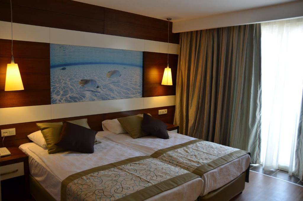 Holiday City Hotel 4 Сиде. Side point Hotel. Отель m Holiday Турция Сиде. Сараз Холидей отель.