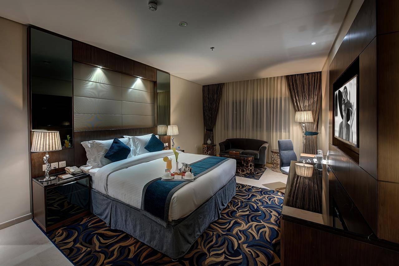 Дубай отели 2023. Отель Омега Дубай 4 звезды. Omega Hotel. 4* (Дубай, бар Дубай). Номер отеля. Интерьер гостиничного номера.