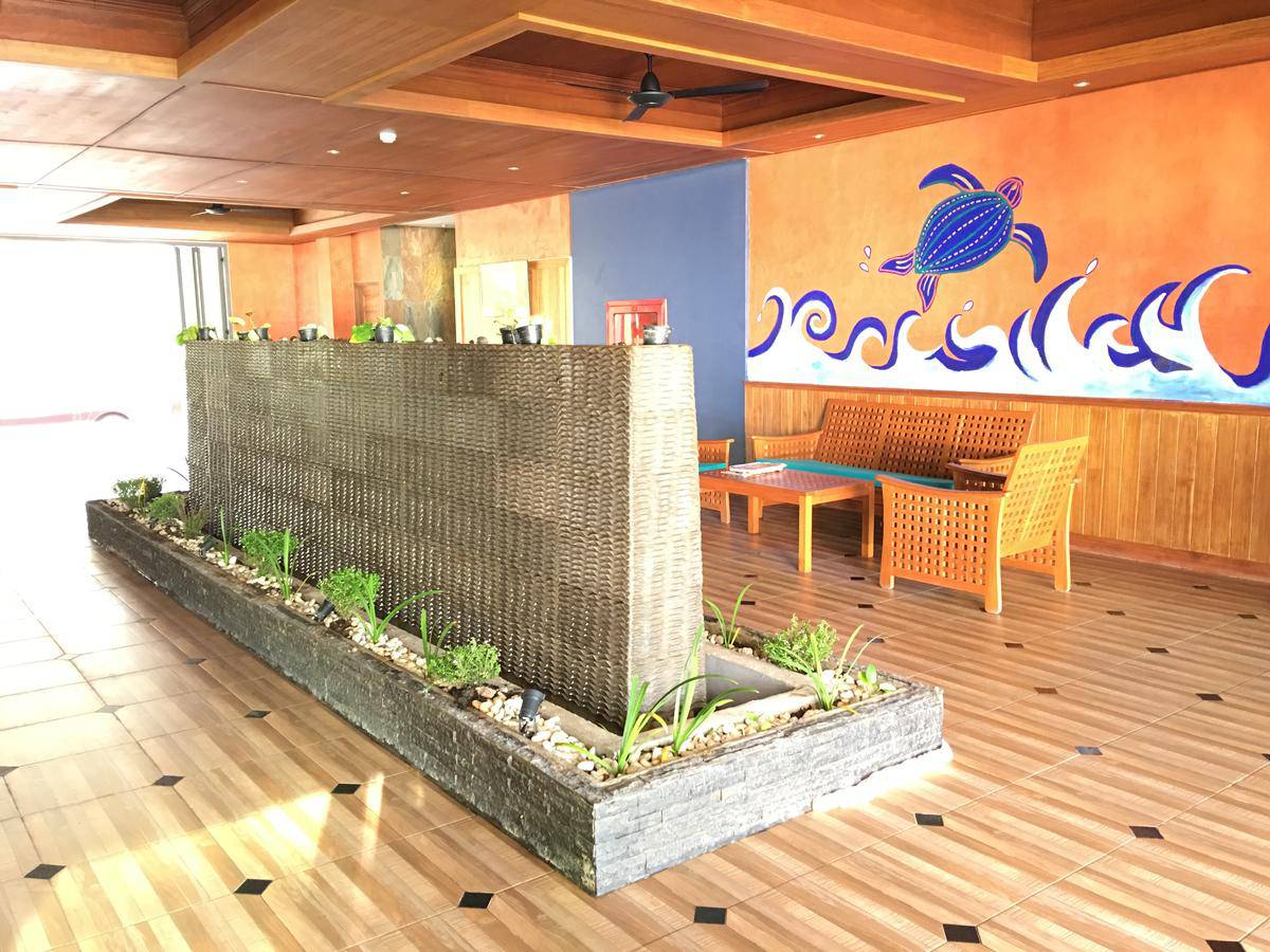 Boutique resort 3. Adema Boutique Пхукет. Niranapa Boutique Resort 4* Пхукет. Coriacea Beachfront Boutique Phuket Resort - Spa Plus аквапарк.