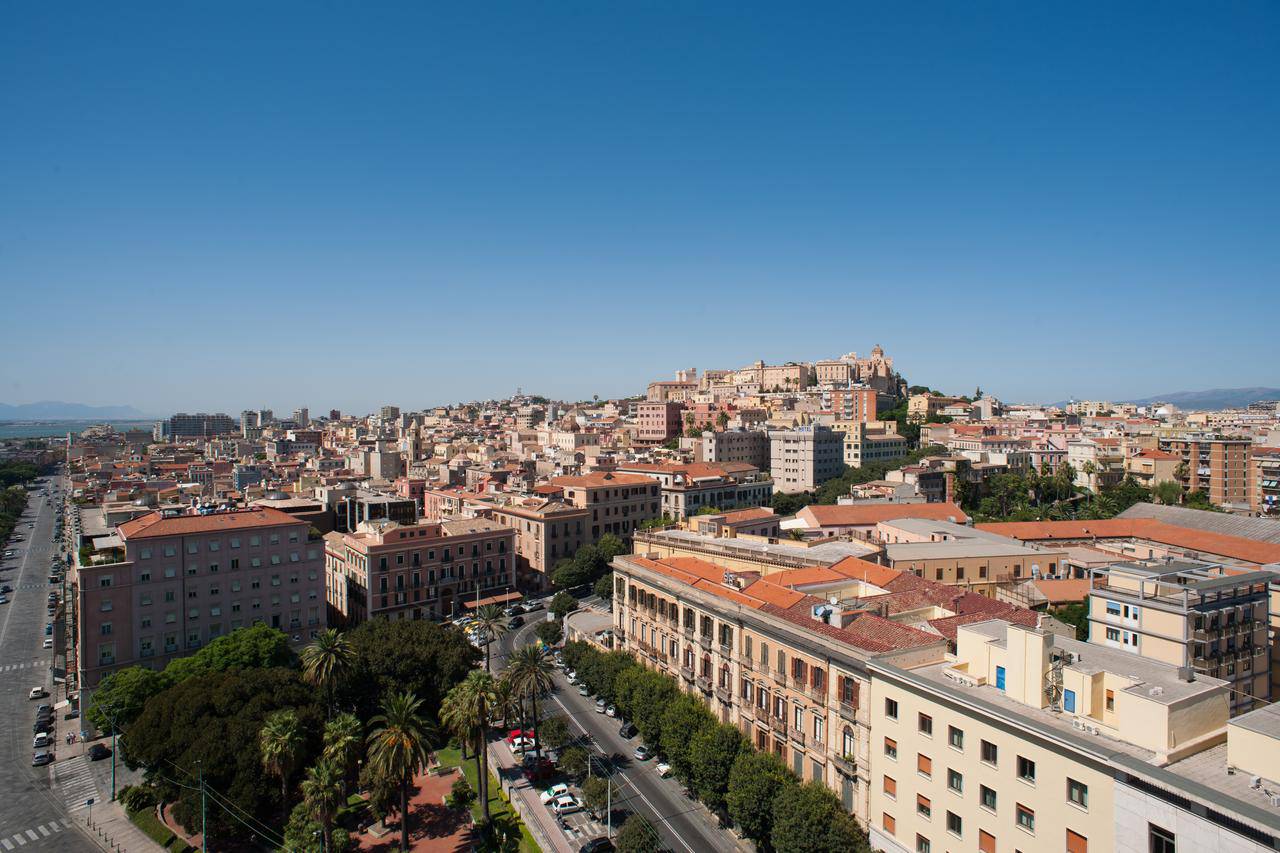 Кальяри. Кальяри Сардиния. Cagliari Италия. Сардиния Кальяри фото. Кальяри фото города.