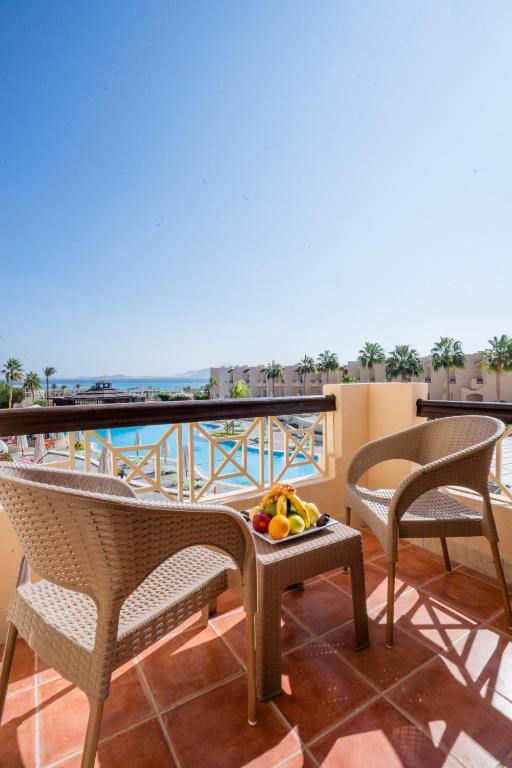 Ivy cyrene sharm 13. Отель Imperial Shams Abu Soma Resort 5*. Imperial Shams Abu Soma 5 Египет. Империал Шамс Египет Хургада. Crowne Plaza Jordan Dead Sea Resort Spa.